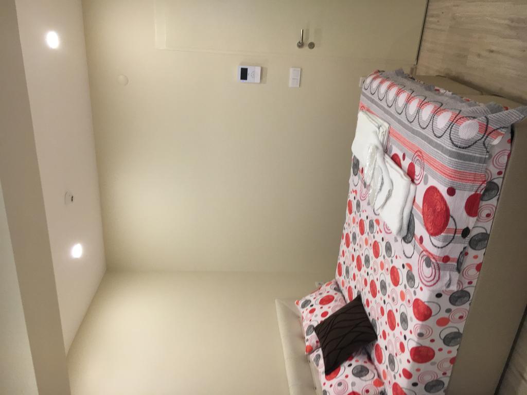 Cicekli Yali Hotel Buyukada Island Bilik gambar